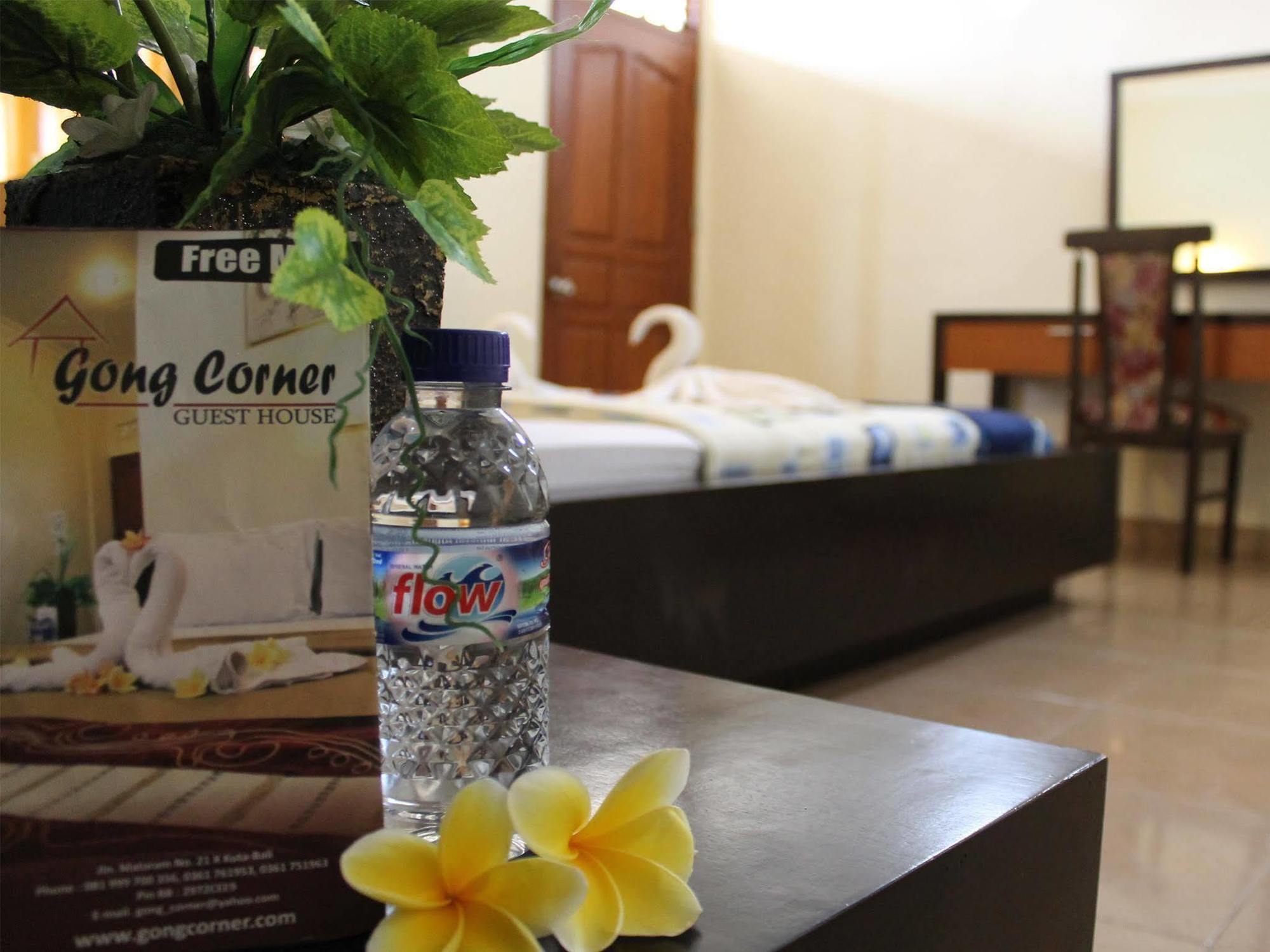 Vaccinated Staff - Oyo 3523 Gong Corner Homestay Kuta Lombok Exterior foto